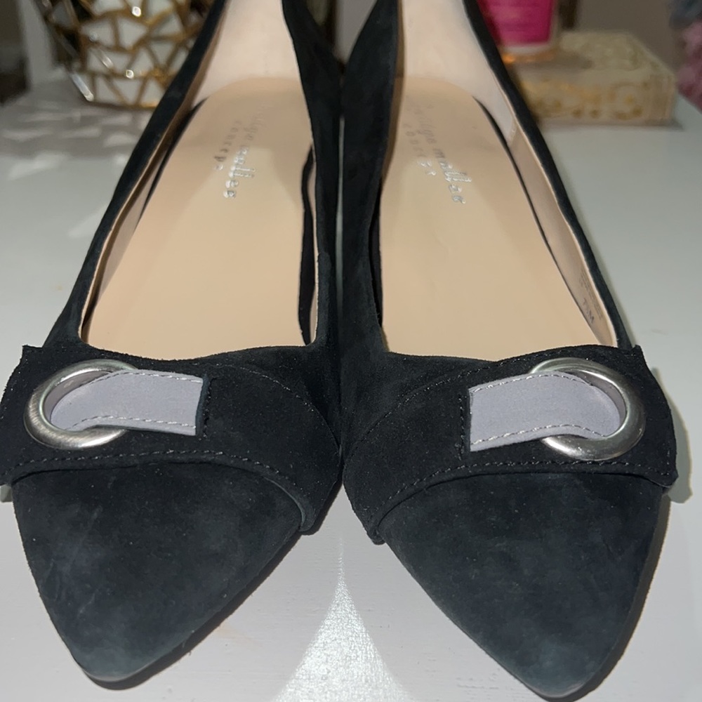 Bettye Muller Concept leather and suede block pointy toe black heels - Picture 3 of 9